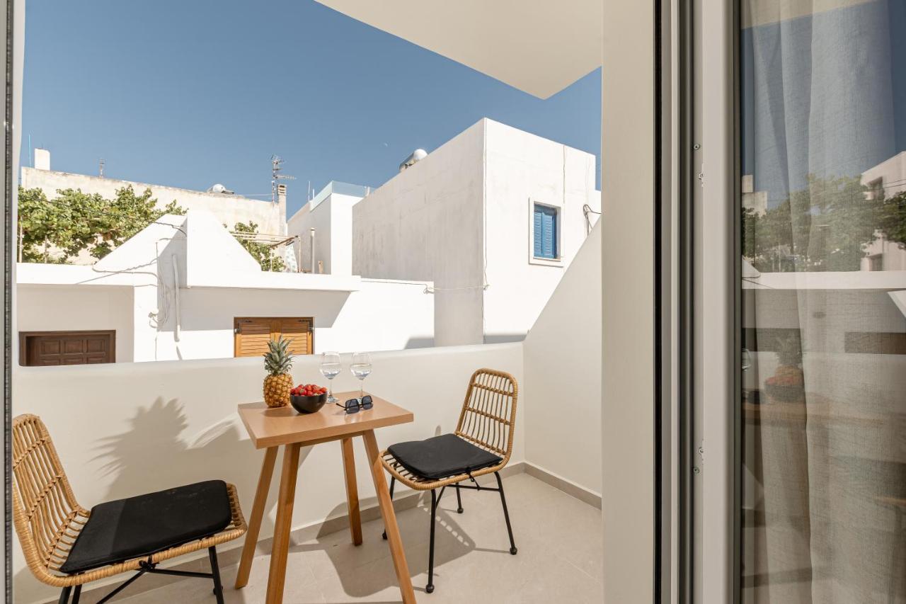 Heavenly Suites & Studios Naxos City エクステリア 写真