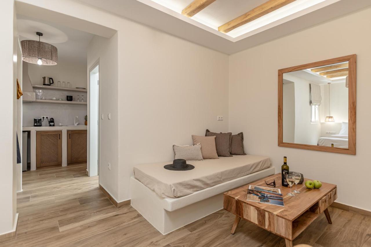 Heavenly Suites & Studios Naxos City エクステリア 写真