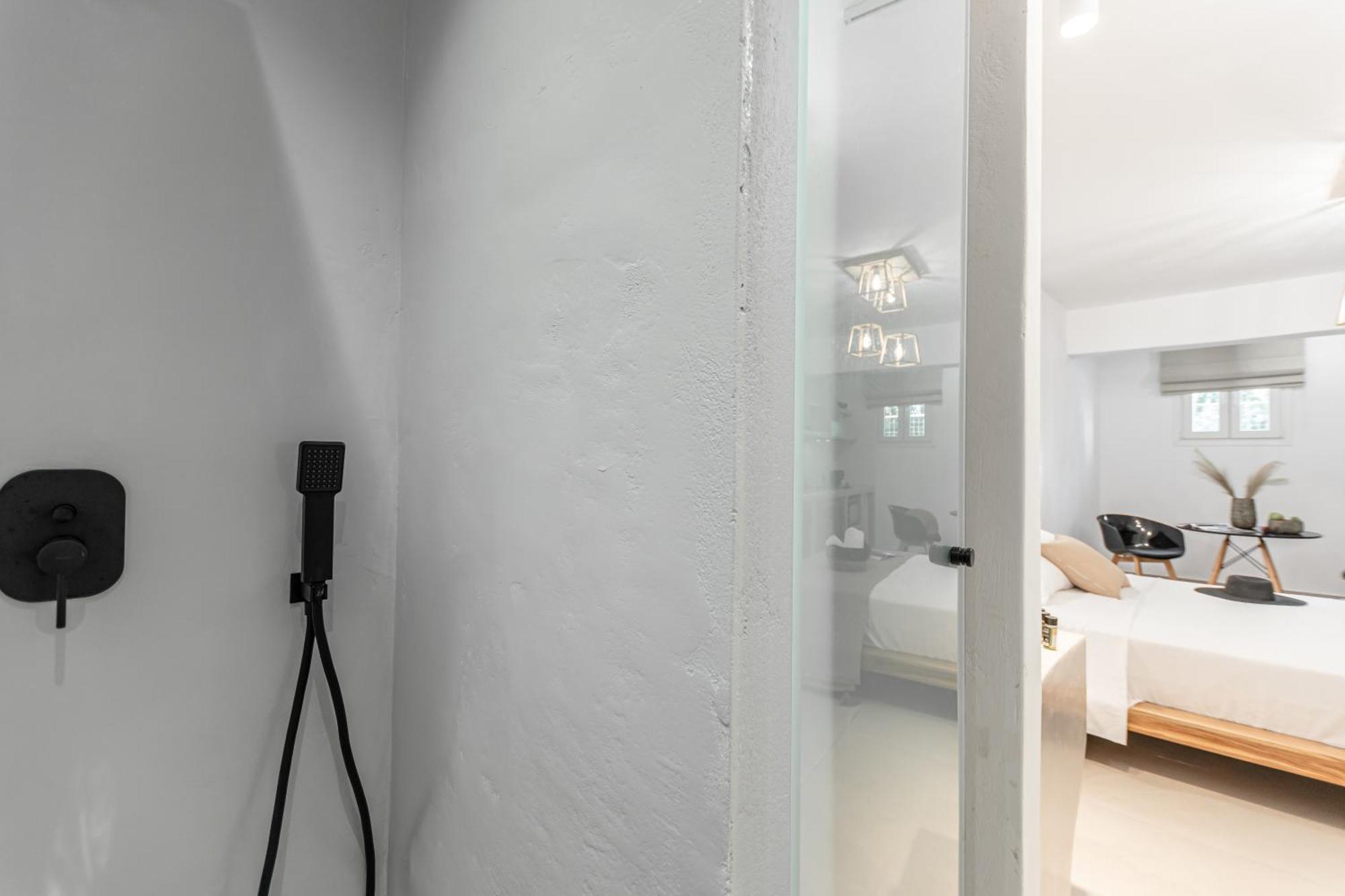 Heavenly Suites & Studios Naxos City エクステリア 写真
