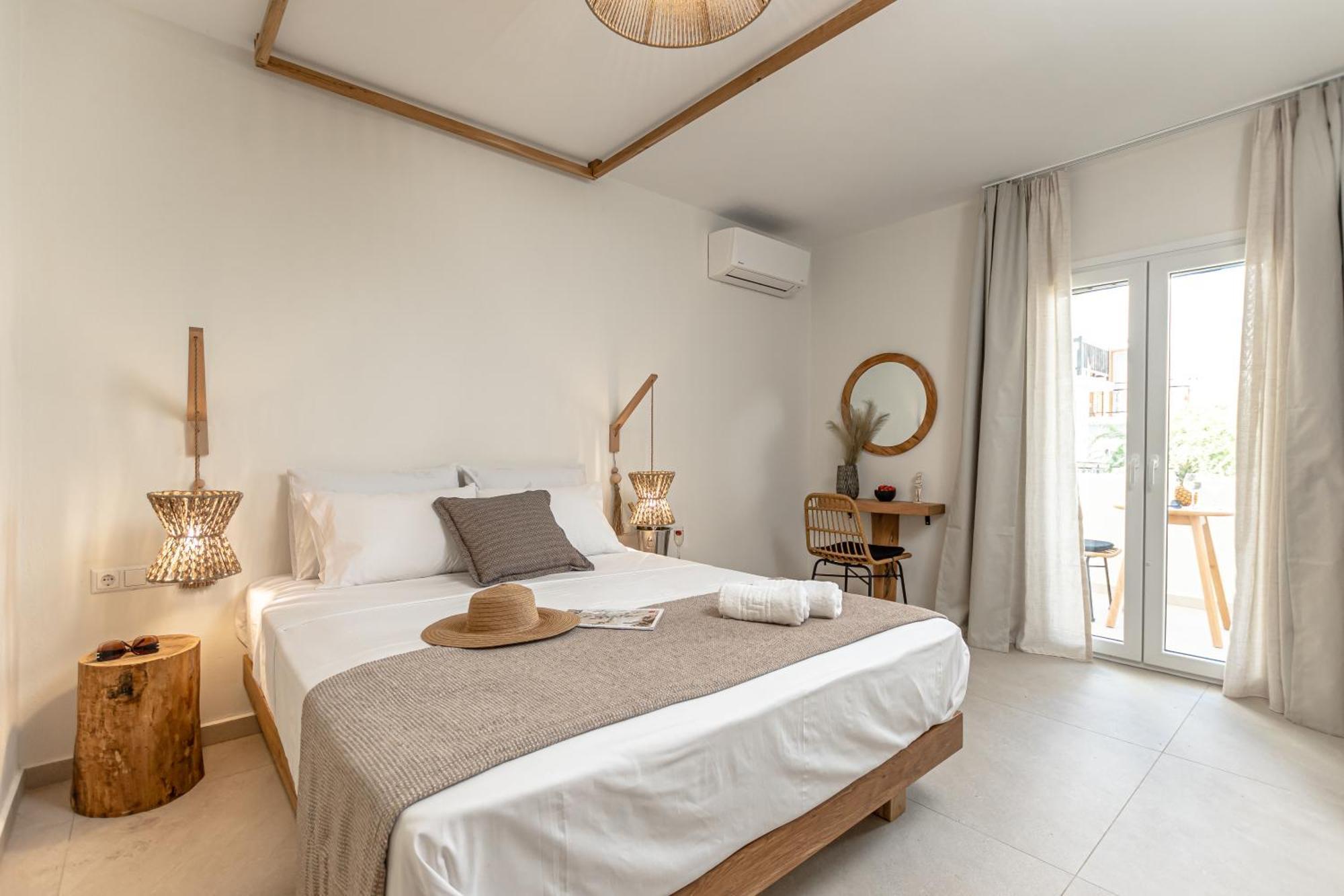 Heavenly Suites & Studios Naxos City エクステリア 写真