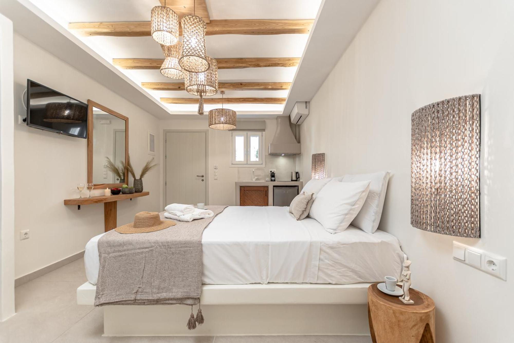 Heavenly Suites & Studios Naxos City エクステリア 写真
